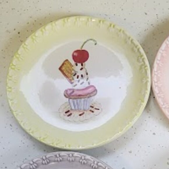 Vintage American Atelier Dessert Salad Plates - Set of 4 - Picture 3 of 5